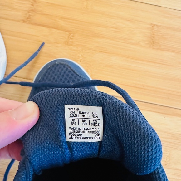 ASICS Women's Upcourt 5 Volleyball Shoes - Picture 5 of 10